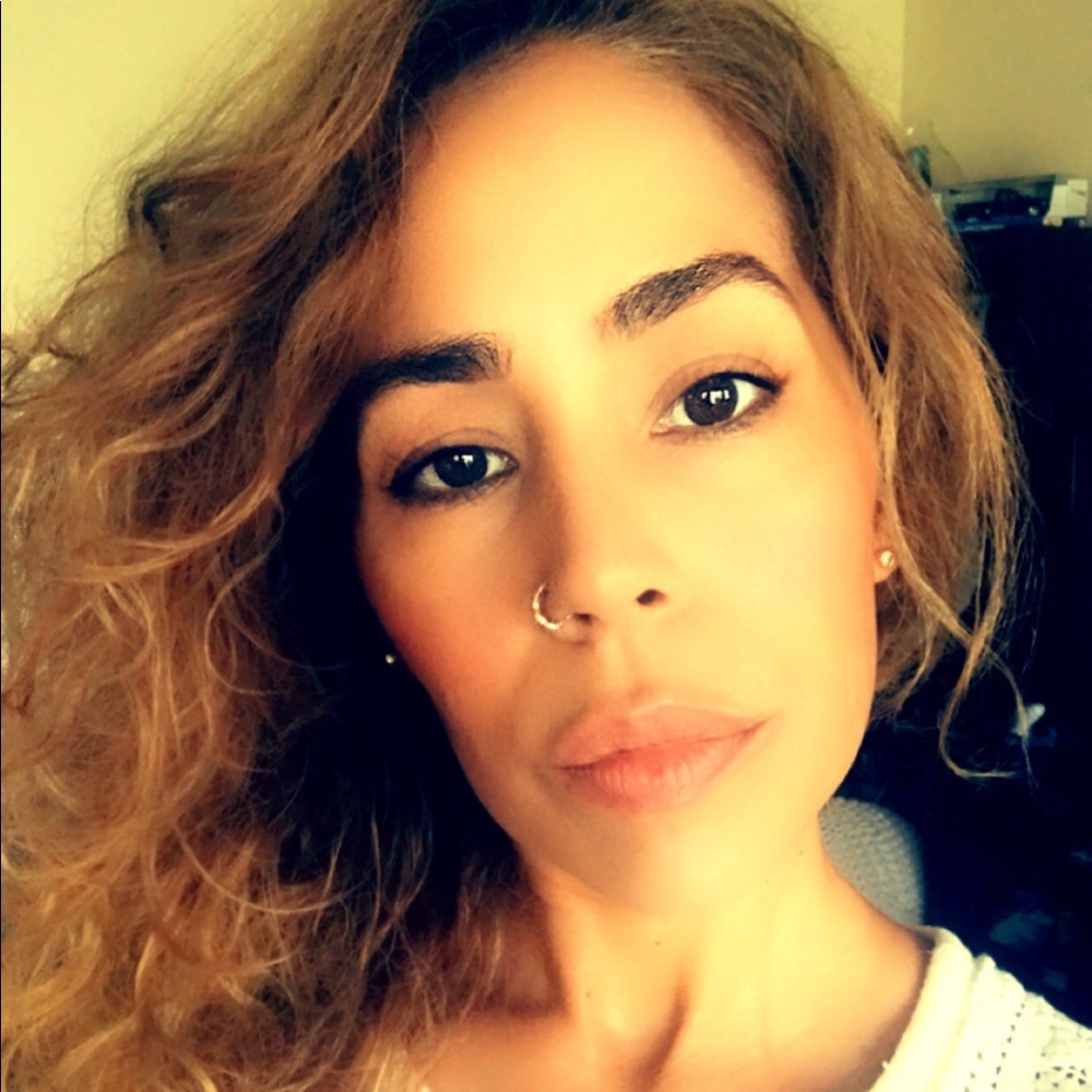 Meet your Posher, Deyka